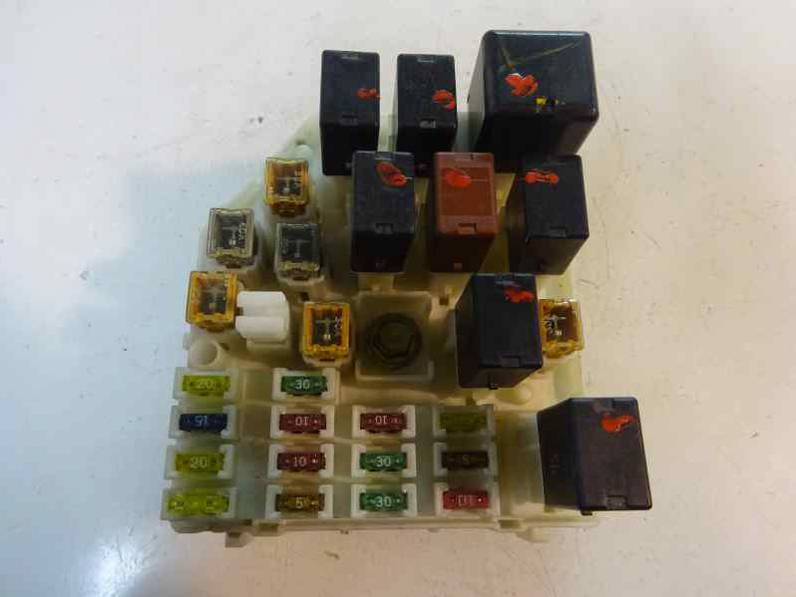 CAJA RELES FUSIBLES TOYOTA RAV 4 2002 2.0 TURBODIESEL (116 CV)