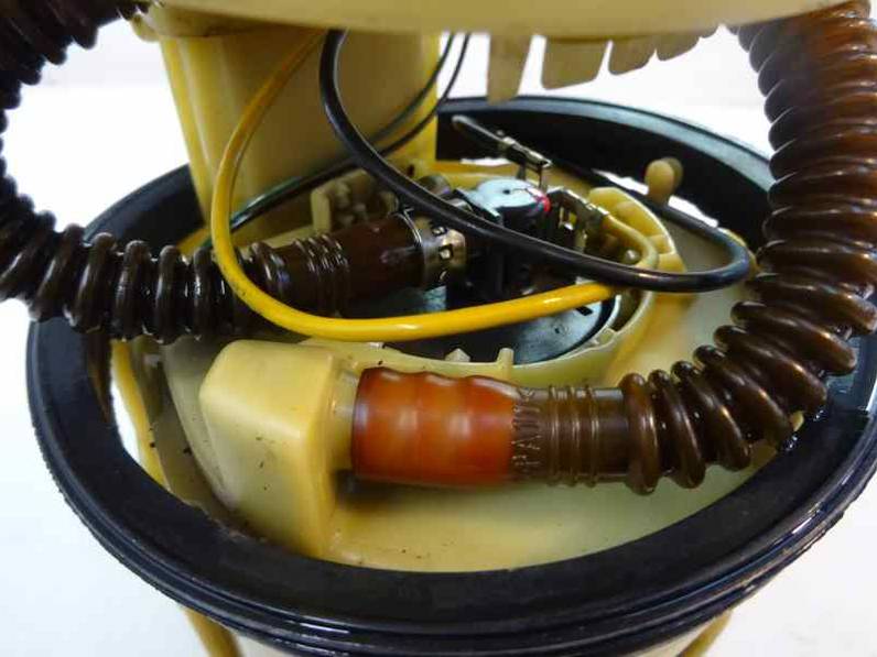 BOMBA COMBUSTIBLE VOLKSWAGEN POLO BERLINA 1998 1.4 (60 CV)