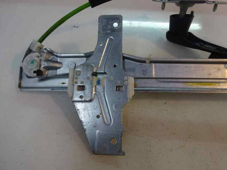 ELEVALUNAS TRASERO IZQUIERDO CITROEN C3 PICASSO 2009 1.6 16V HDI (90 CV)