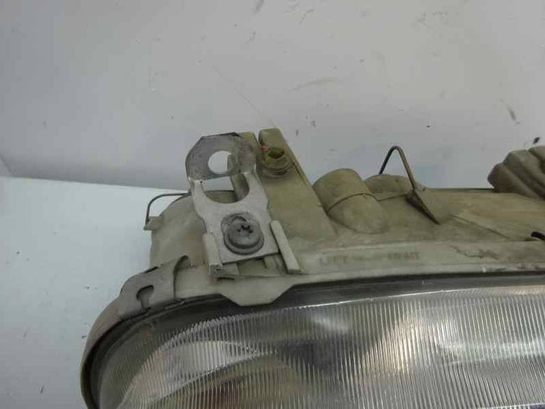 FARO DERECHO FORD FIESTA BERLINA 1998 1.25 16V (75 CV)