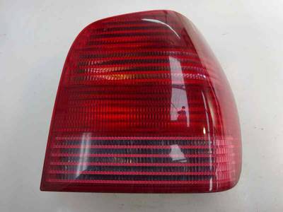 PILOTO TRASERO DERECHO VOLKSWAGEN POLO BERLINA 2001 1.4 (60 CV)