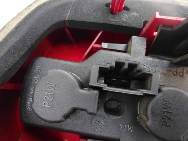 PILOTO TRASERO DERECHO VOLKSWAGEN POLO BERLINA 2001 1.4 (60 CV)