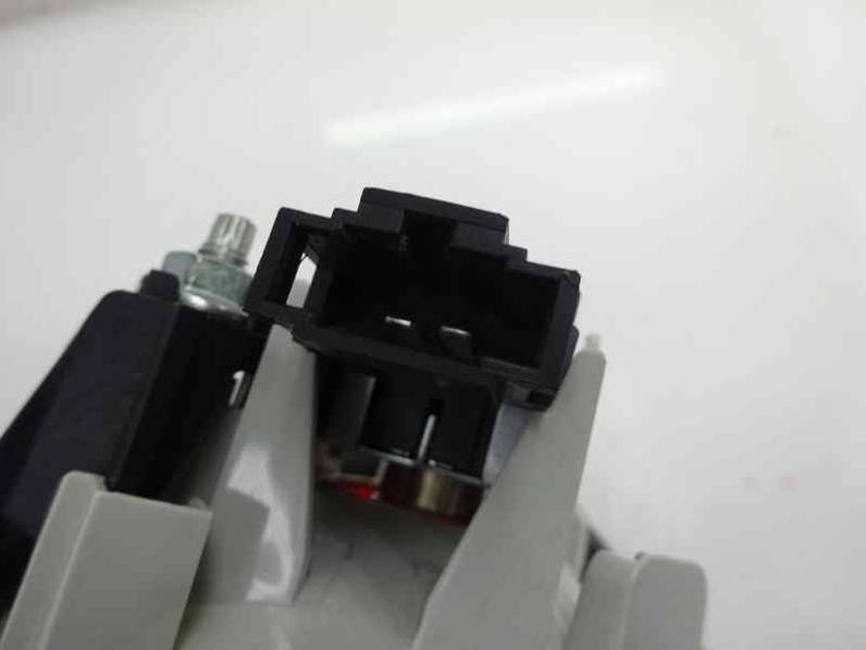 PILOTO TRASERO IZQUIERDO AUDI A4 BERLINA 2005 2.0 TDI (140 CV)