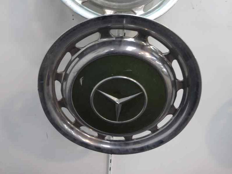 TAPACUBOS MERCEDES CLASE E BERLINA COUPE 1977 2.0 D (60 CV)