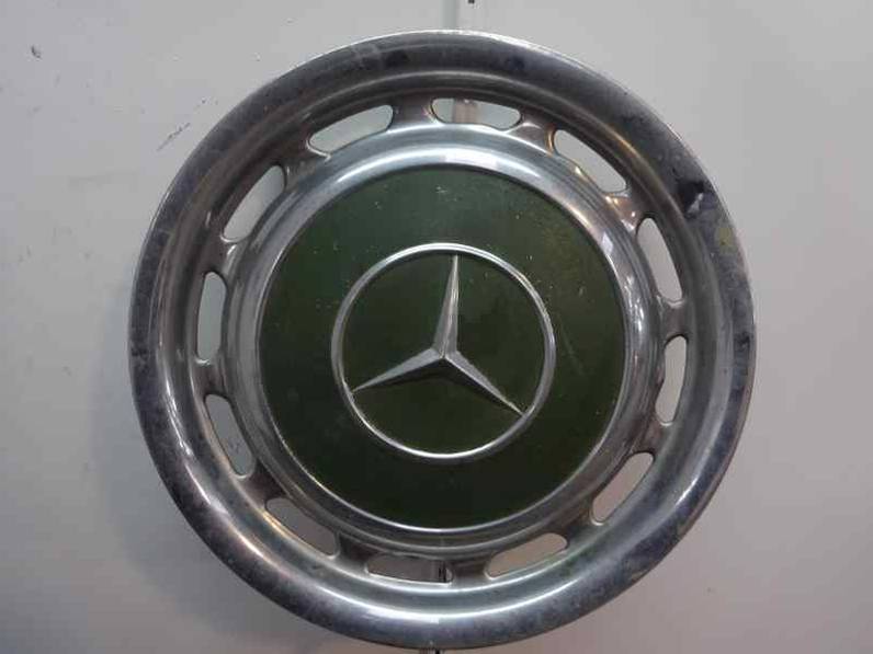 TAPACUBOS MERCEDES CLASE E BERLINA COUPE 1977 2.0 D (60 CV)