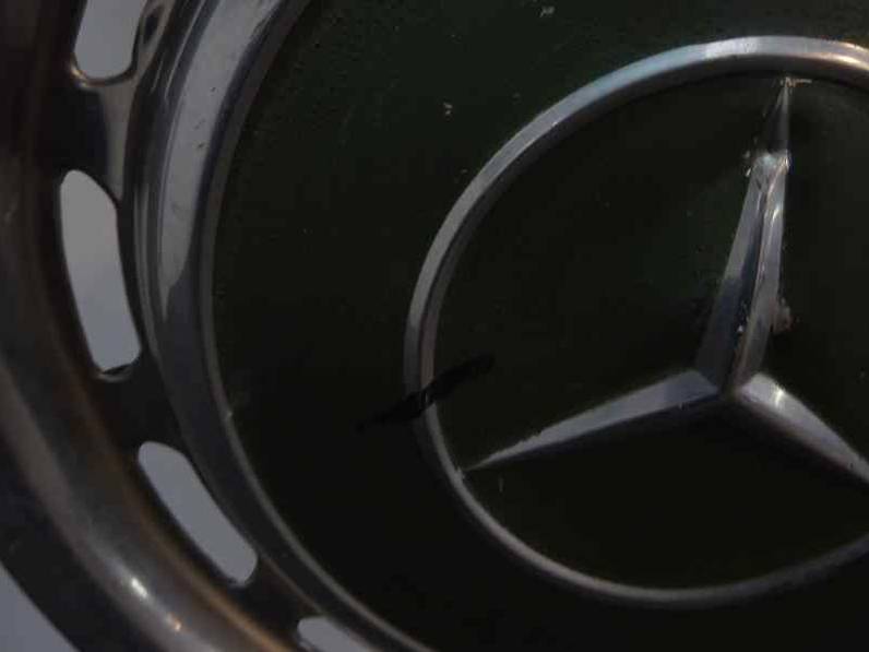 TAPACUBOS MERCEDES CLASE E BERLINA COUPE 1977 2.0 D (60 CV)