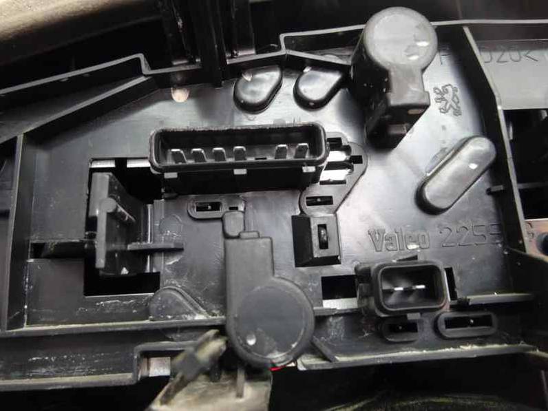 PILOTO TRASERO IZQUIERDO PEUGEOT 406 BERLINA 1997 1.9 TURBODIESEL (90 CV)