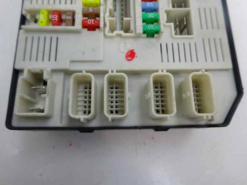 CAJA RELES FUSIBLES RENAULT MEGANE III BERLINA 5 P 2011 1.5 DCI D FAP (90 CV)