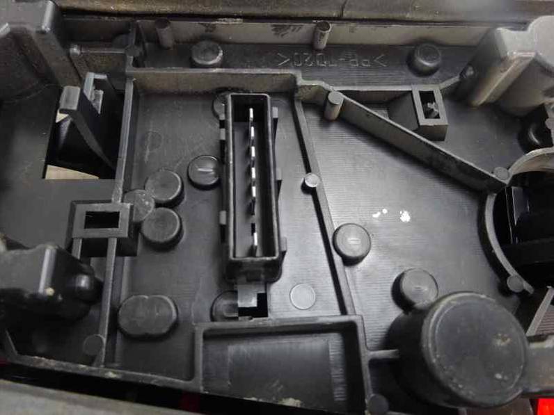 PILOTO TRASERO DERECHO PEUGEOT 306 BERLINA 3 4 5 PUERTAS 2000 1.9 D (69 CV)