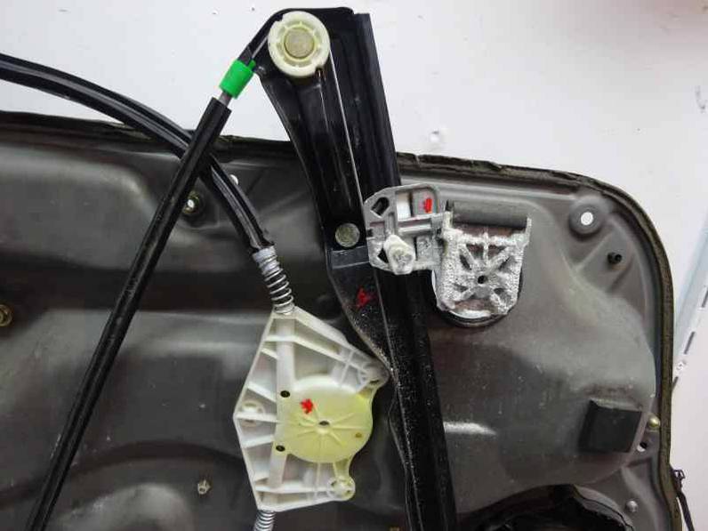 ELEVALUNAS DELANTERO DERECHO VOLKSWAGEN GOLF IV BERLINA 2002 1.9 TDI (101 CV)