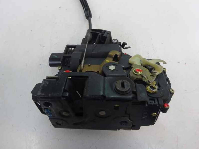 CERRADURA PUERTA TRASERA DERECHA VOLKSWAGEN BORA BERLINA 2000 1.9 TDI (90 CV)