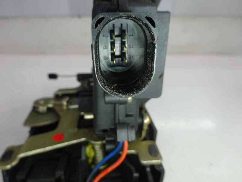 CERRADURA PUERTA TRASERA DERECHA VOLKSWAGEN BORA BERLINA 2000 1.9 TDI (90 CV)