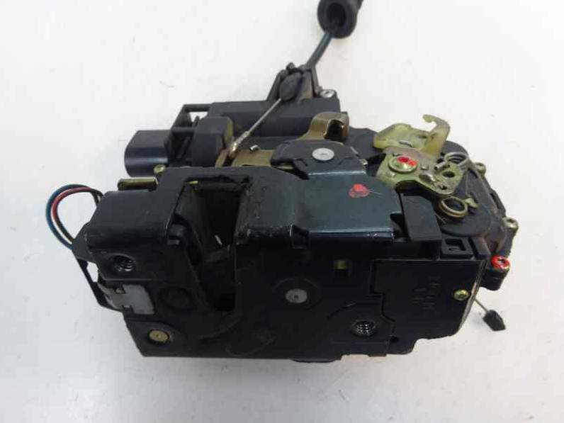 CERRADURA PUERTA DELANTERA DERECHA VOLKSWAGEN BORA BERLINA 2000 1.9 TDI (90 CV)