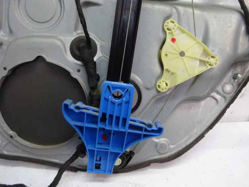 ELEVALUNAS TRASERO IZQUIERDO VOLKSWAGEN BORA BERLINA 2000 1.9 TDI (90 CV)