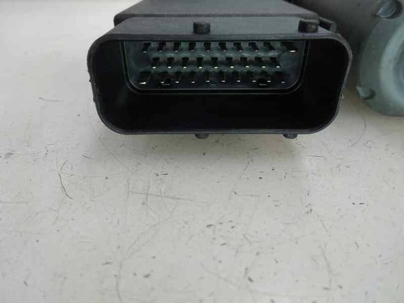 MOTOR ELEVALUNAS DELANTERO IZQUIERDO VOLKSWAGEN PASSAT BERLINA 1999 1.9 TDI (110 CV)