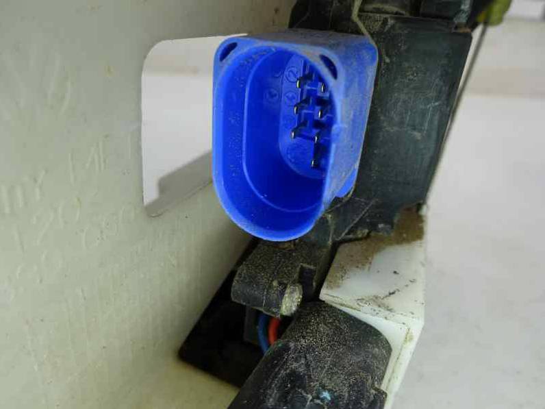 CERRADURA PUERTA TRASERA DERECHA VOLKSWAGEN TOUAREG 2003 5.0 V10 TDI (313 CV)