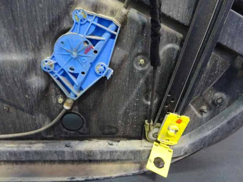 ELEVALUNAS DELANTERO IZQUIERDO VOLKSWAGEN TOUAREG 2003 5.0 V10 TDI (313 CV)