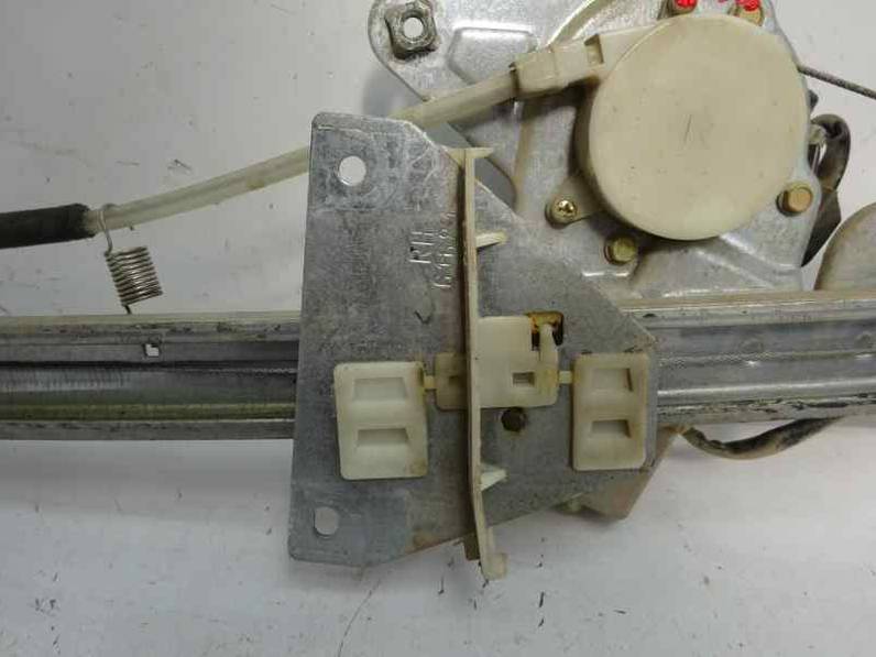 ELEVALUNAS TRASERO DERECHO MAZDA 626 BERLINA 2001 2.0 TURBODIESEL (110 CV)