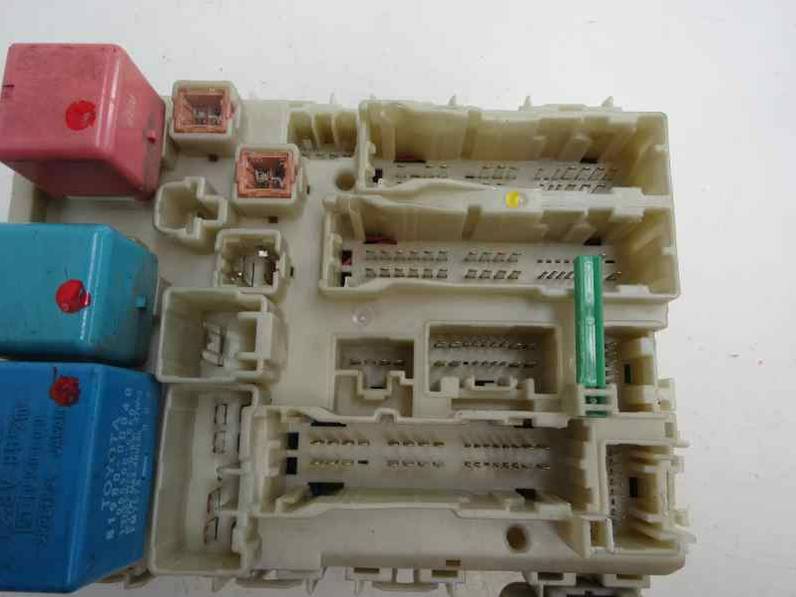 CAJA RELES FUSIBLES TOYOTA YARIS 2010 1.0 (69 CV)