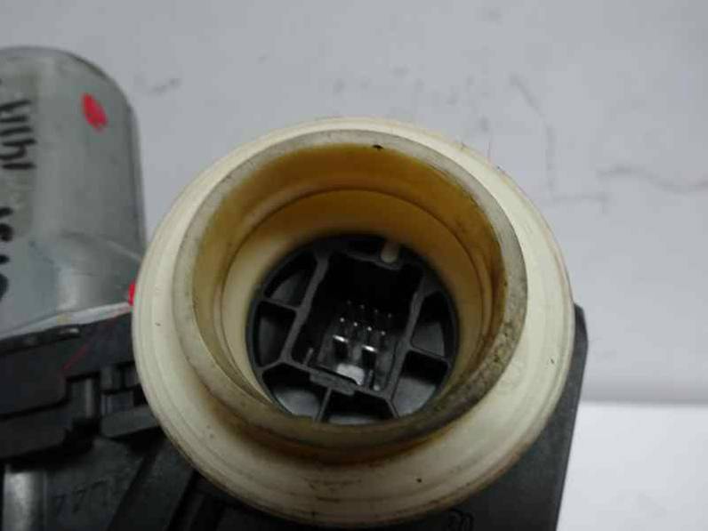 ELEVALUNAS DELANTERO IZQUIERDO TOYOTA YARIS 2010 1.0 (69 CV)