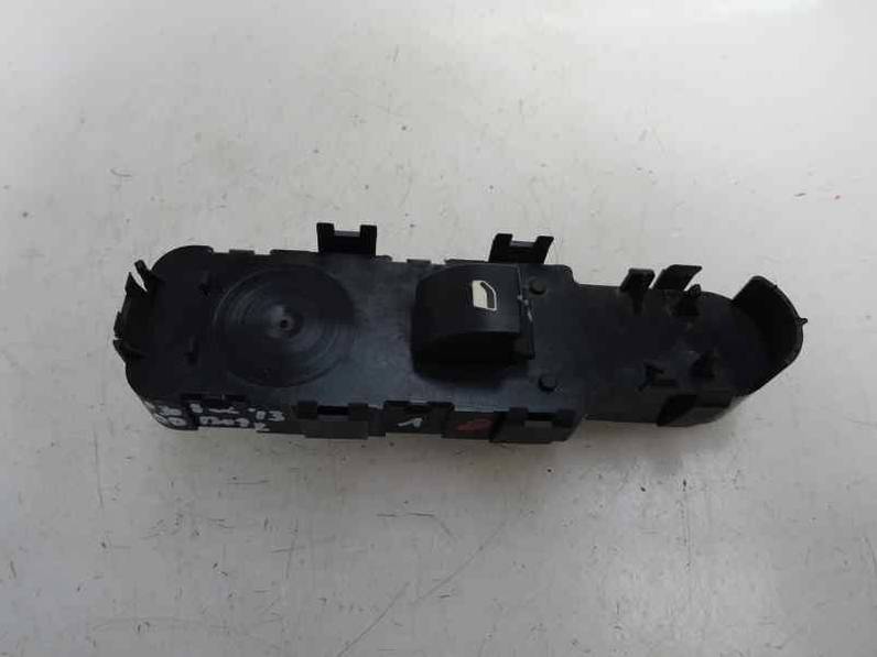 MANDO ELEVALUNAS DELANTERO DERECHO PEUGEOT 308 2013 1610 (114 CV)