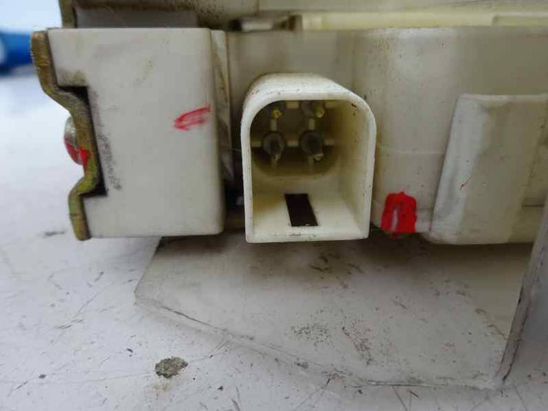 CERRADURA PUERTA DELANTERA DERECHA FORD FIESTA BERLINA 2000 1.3 (60 CV)