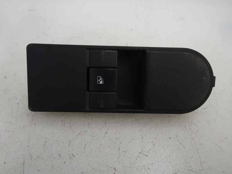 MANDO ELEVALUNAS DELANTERO DERECHO OPEL ZAFIRA B 2006 1.8 (120 CV)