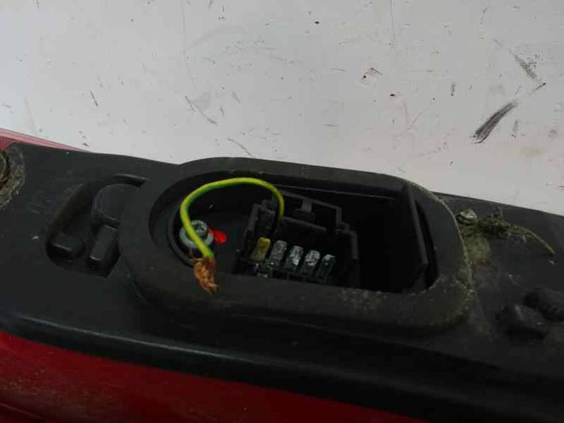 PILOTO TRASERO DERECHO FIAT PUNTO BERLINA 2002 1.2 (60 CV)