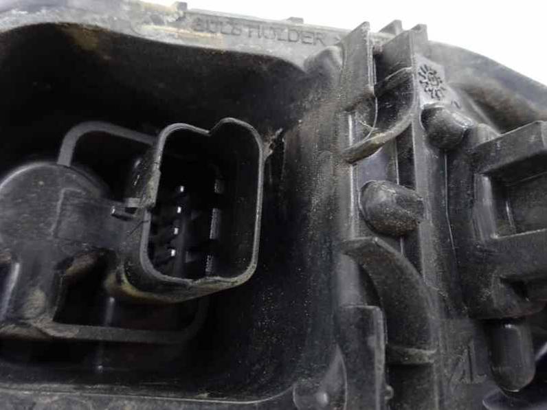 PILOTO TRASERO DERECHO RENAULT CLIO IV 2013 0.9 ENERGY (90 CV)