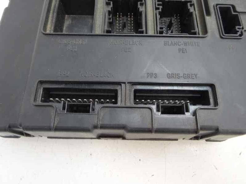 CAJA RELES FUSIBLES RENAULT MEGANE II BERLINA 5P 2008 1.9 DCI D FAP (131 CV)