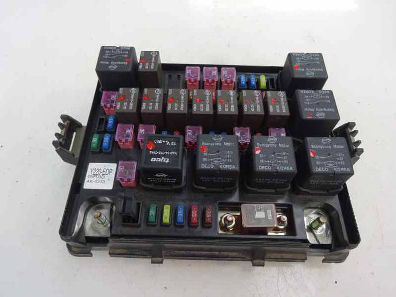 CAJA RELES FUSIBLES SSANGYONG REXTON 2006 2.7 TURBODIESEL (163 CV)