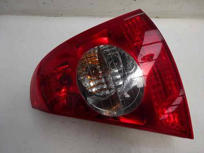 PILOTO TRASERO DERECHO RENAULT CLIO II FASE II 2003 1.2 (58 CV)