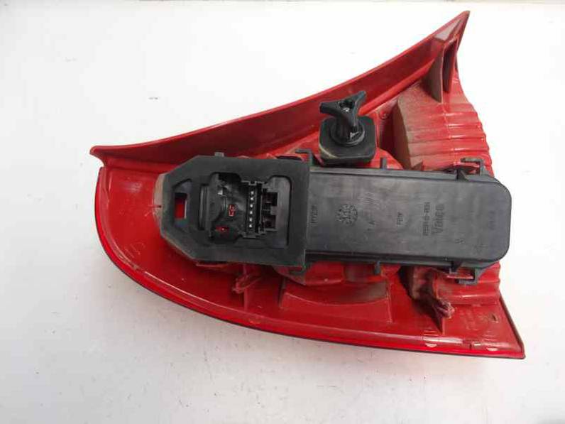 PILOTO TRASERO DERECHO RENAULT CLIO II FASE II 2003 1.2 (58 CV)