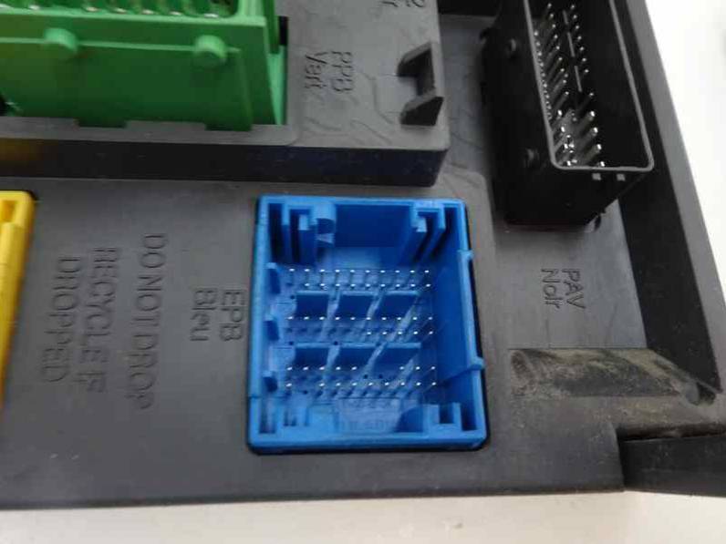 CAJA RELES FUSIBLES CITROEN C4 LIM 2012 1.6 HDI FAP (92 CV)