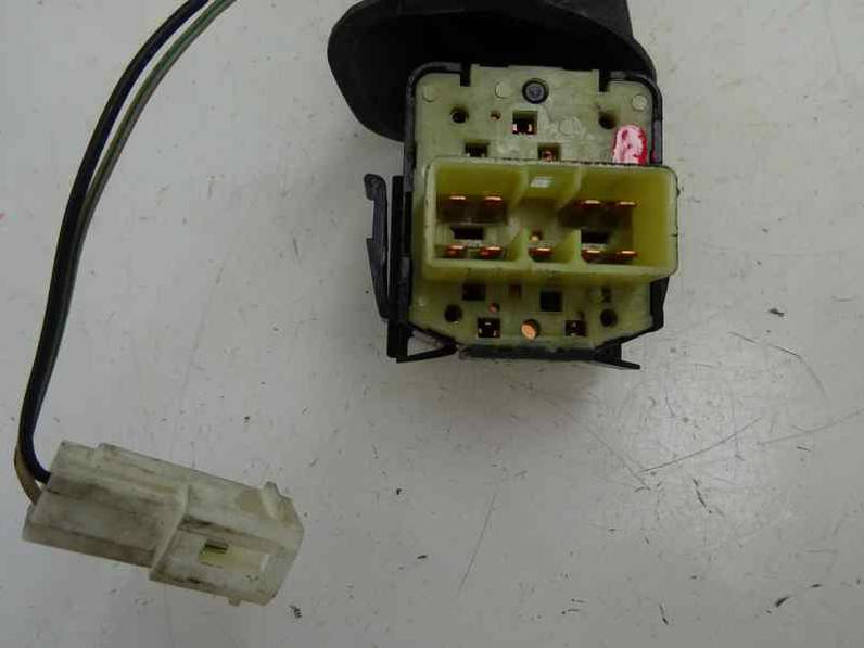 MANDO LIMPIA DAEWOO NUBIRA BERLINA 1997 2.0 (133 CV)