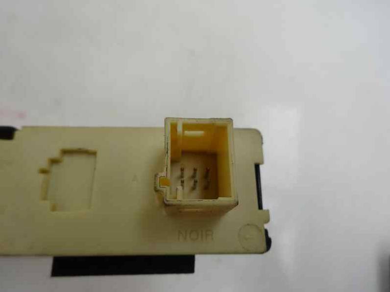 MOTOR ELEVALUNAS DELANTERO DERECHO CITROEN C4 BERLINA 2006 1.4 16V (88 CV)