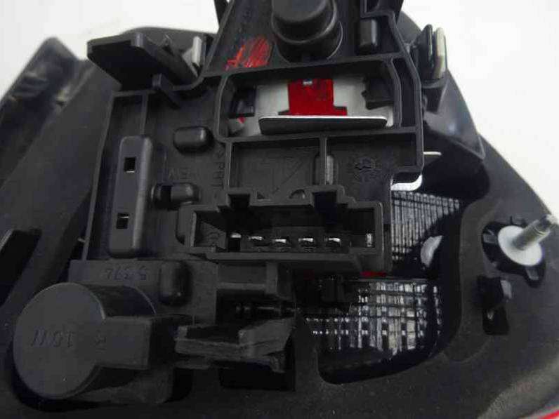 PILOTO TRASERO IZQUIERDO SEAT IBIZA ST 2013 1.6 TDI (105 CV)