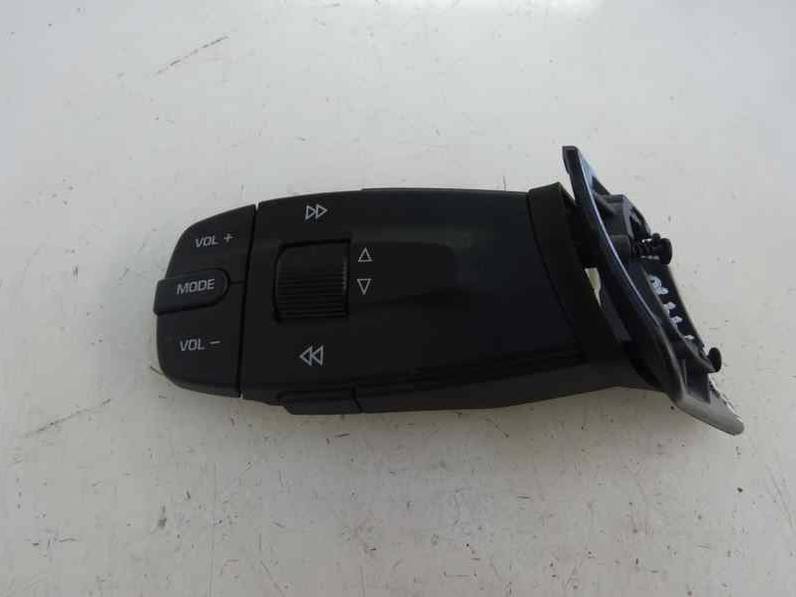 MANDO MULTIFUNCION SEAT IBIZA ST 2013 1.6 TDI (105 CV)