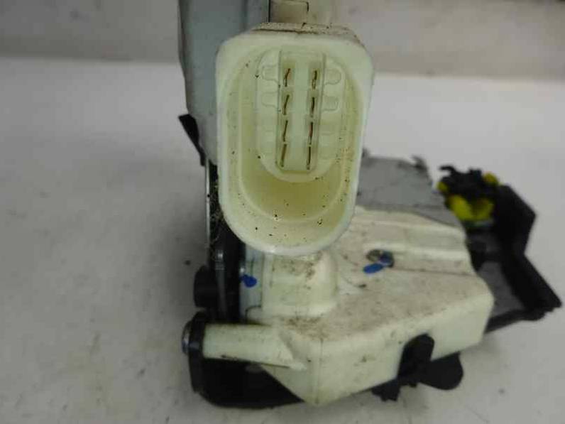 CERRADURA PUERTA TRASERA IZQUIERDA AUDI A4 AVANT 2006 2.0 TDI (140 CV)