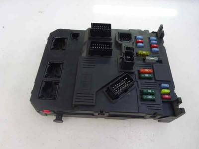 CAJA RELES FUSIBLES CITROEN XSARA PICASSO 2005 2.0 HDI (90 CV)