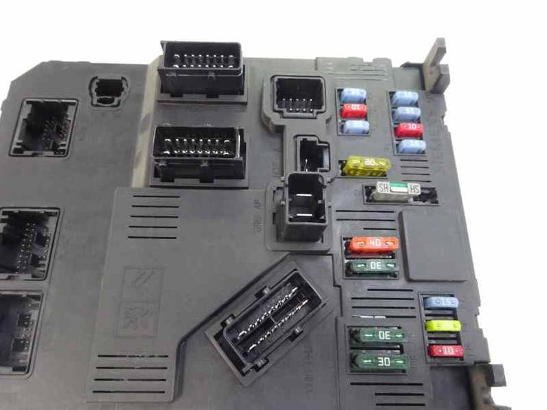 CAJA RELES FUSIBLES CITROEN XSARA PICASSO 2005 2.0 HDI (90 CV)