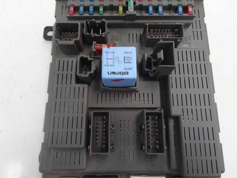 CAJA RELES FUSIBLES CITROEN C5 BERLINA 2002 2.0 HDI (109 CV)