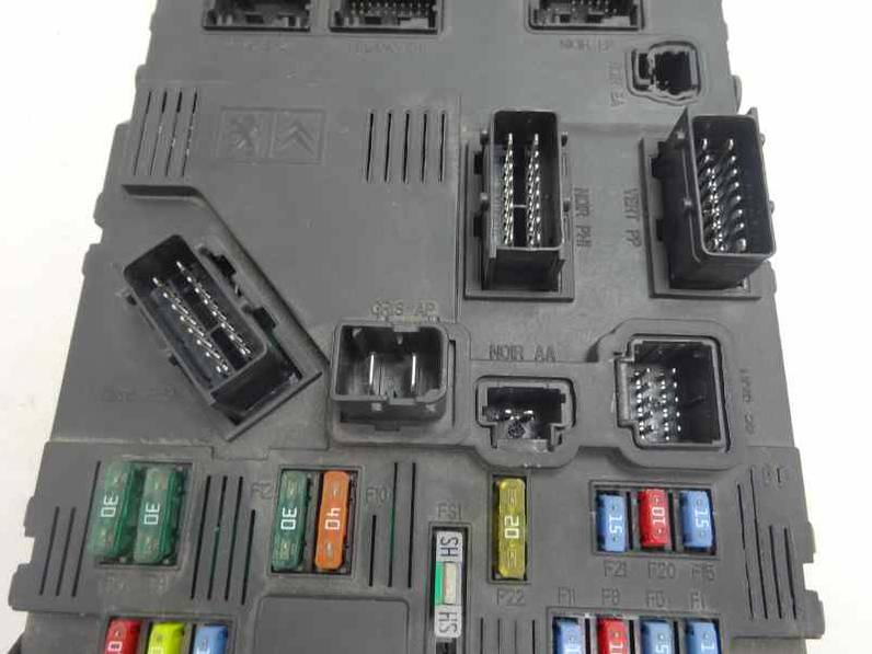 CAJA RELES FUSIBLES CITROEN C3 2004 1.4 HDI (68 CV)