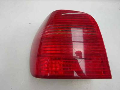 PILOTO TRASERO IZQUIERDO VOLKSWAGEN POLO BERLINA 2000 1.4 16V (75 CV)