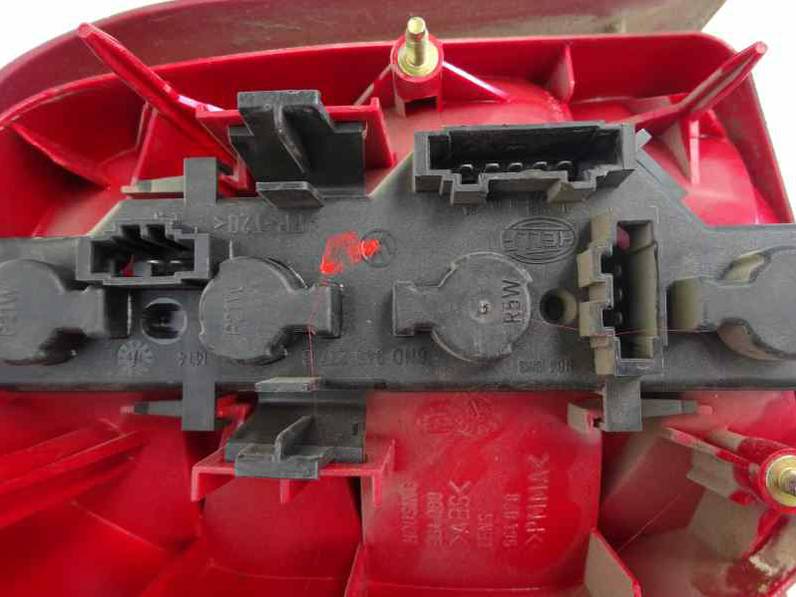 PILOTO TRASERO DERECHO VOLKSWAGEN POLO BERLINA 2000 1.4 16V (75 CV)