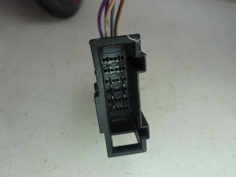 RETROVISOR IZQUIERDO VOLKSWAGEN POLO BERLINA 2000 1.4 16V (75 CV)