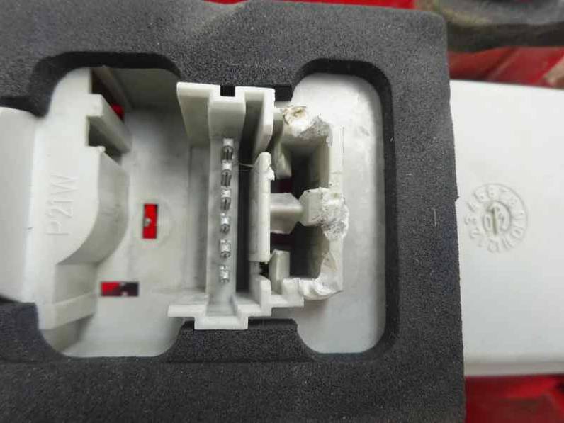 PILOTO TRASERO DERECHO RENAULT CLIO II FASE II 2003 1.2 (58 CV)