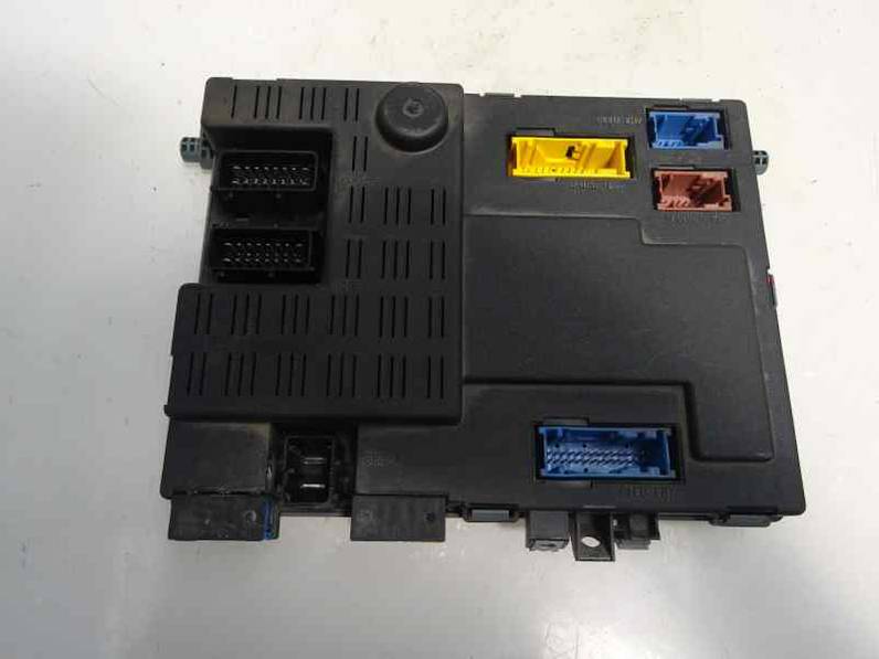 CAJA RELES FUSIBLES CITROEN XSARA BERLINA 2001 1.9 D (69 CV)