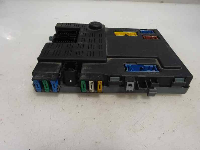 CAJA RELES FUSIBLES CITROEN XSARA BERLINA 2001 1.9 D (69 CV)