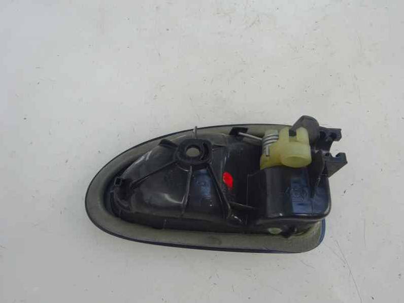MANETA INTERIOR DELANTERA IZQUIERDA RENAULT CLIO II FASE I 2000 1.4 (75 CV)